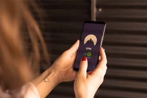 What are the criteria for choosing a VPN